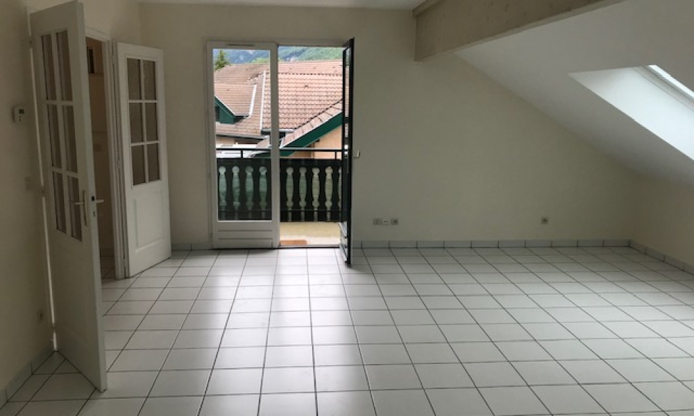 Vente appartement 3 pièces à TALLOIRES DOUSSARD - réf. 3729GA - Photo 2