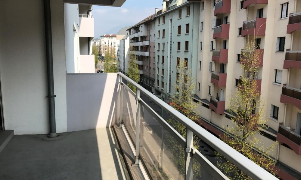 Location appartement Annecy 2 pièces 49 m2 - réf. 5393 - Photo 2