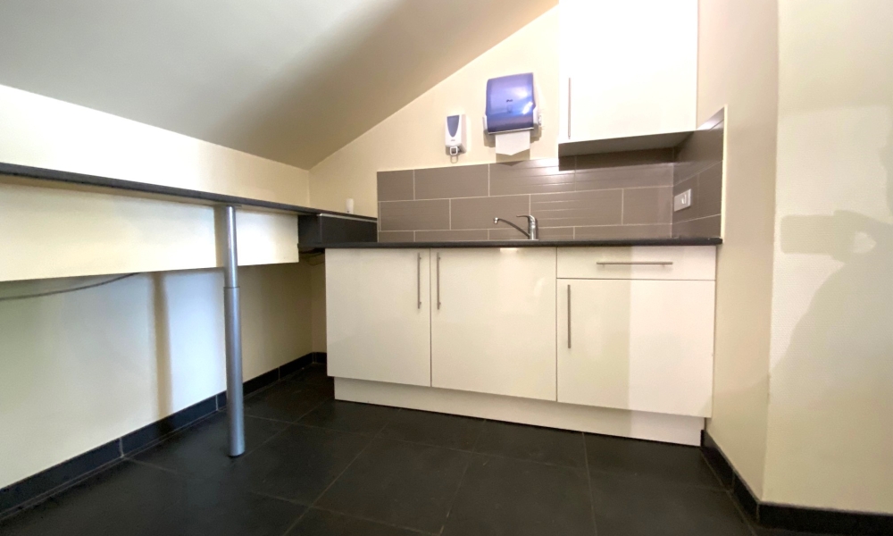 Vente local commercial 110 m² à Annecy - réf. 4494 REU - Photo 4