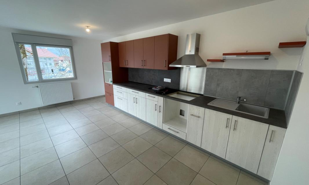 Location appartement Sales 3 pièces 66 m2 - réf. 7693 - Photo 1