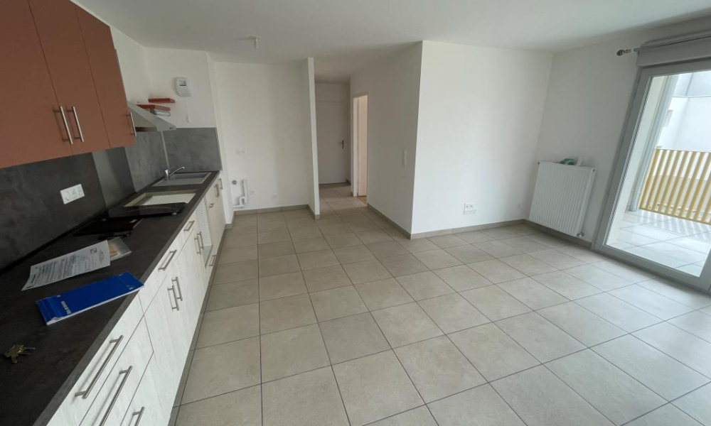 Location appartement Sales 3 pièces 66 m2 - réf. 7693 - Photo 2