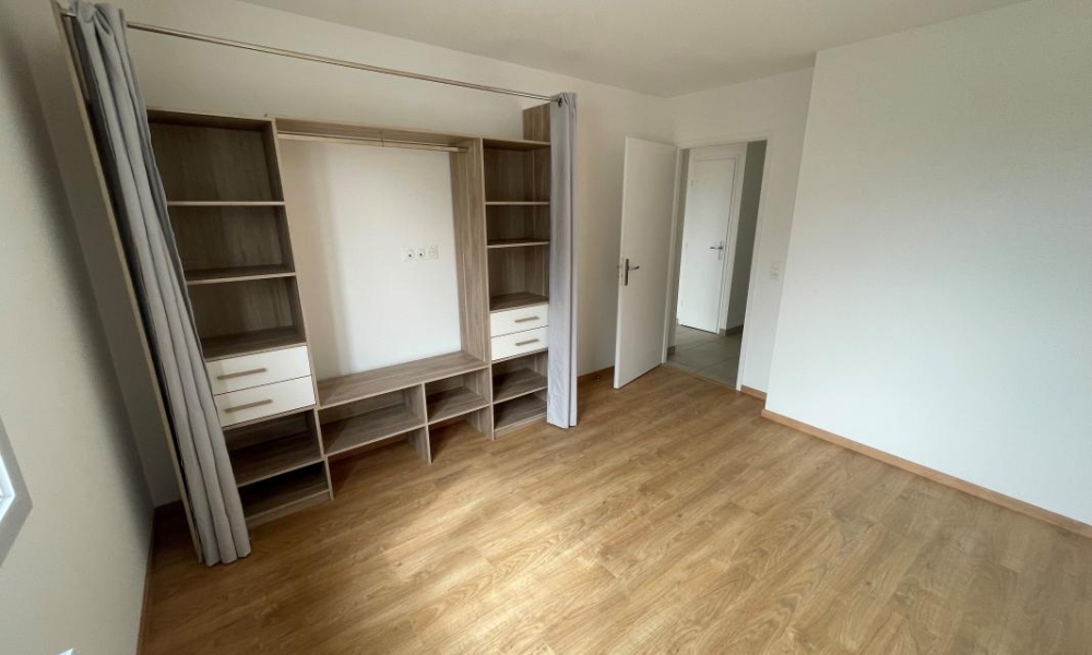 Location appartement Sales 3 pièces 66 m2 - réf. 7693 - Photo 4