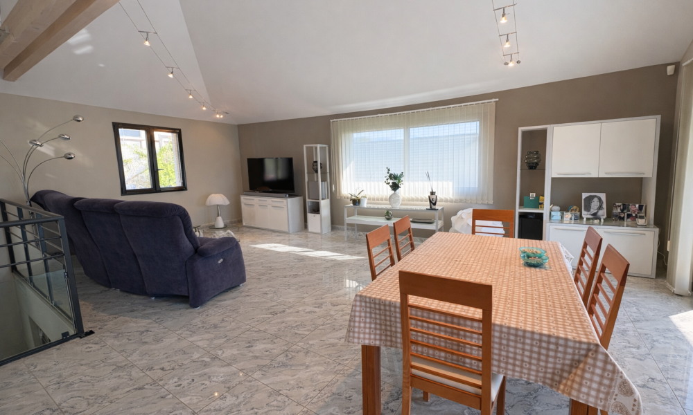 Vente maison 4 pièces à Voglans - réf. 8000 - Photo 1